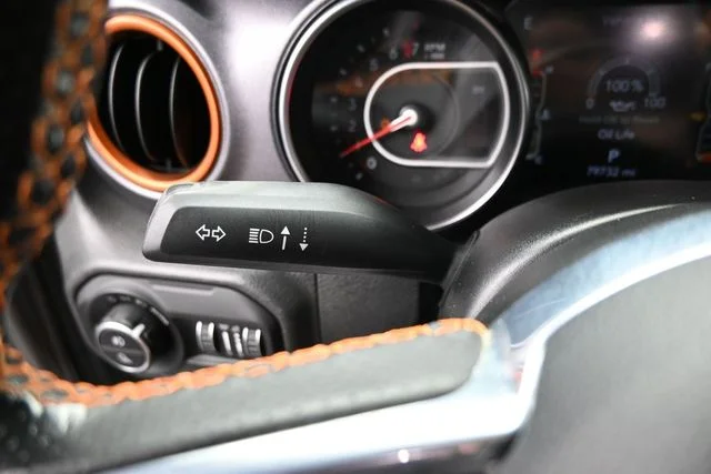 Used 2022 Gray Jeep Mojave image 30