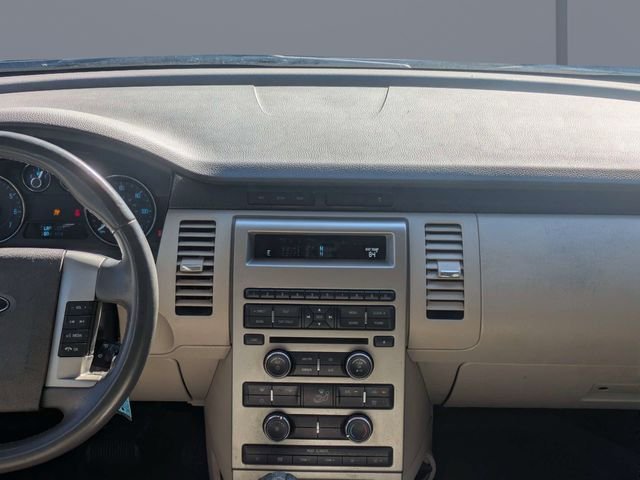 Used 2010 White Ford SE image 18