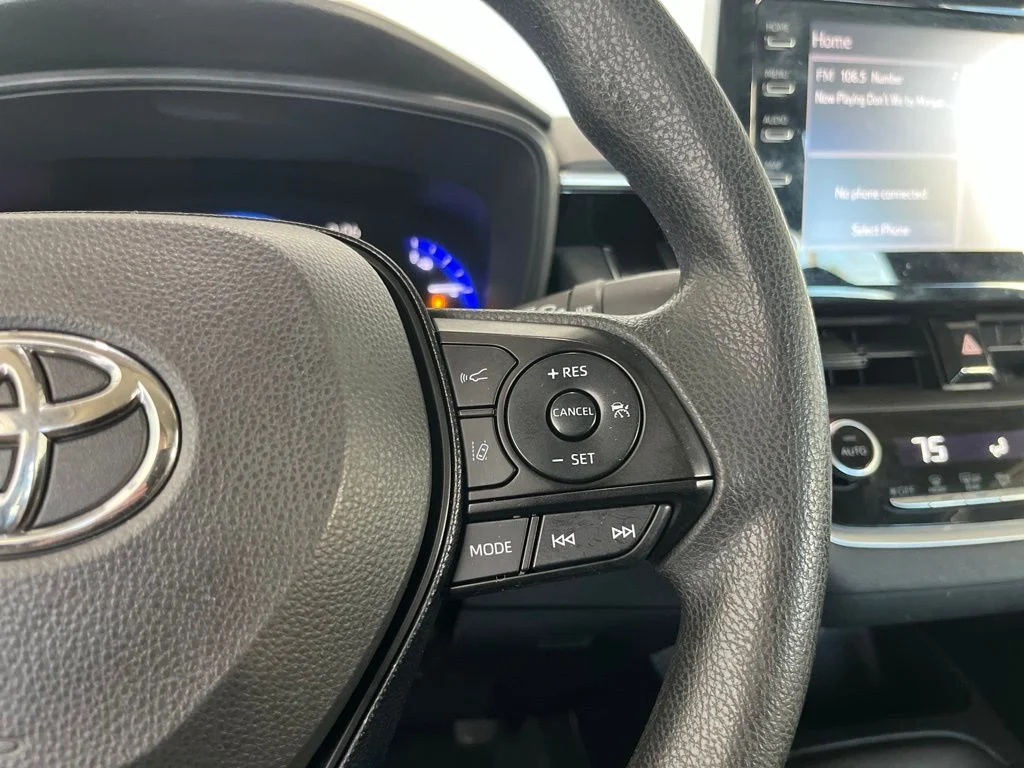 Used 2020 Silver Toyota LE image 7
