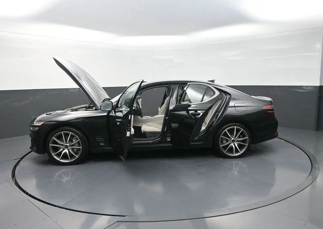 Used 2025 Black Genesis 2.5T image 42