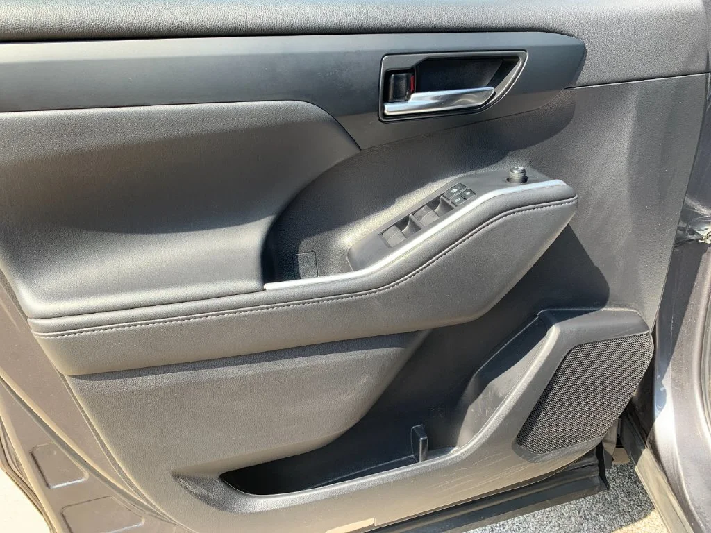 Used 2022 Gray Toyota XLE image 12