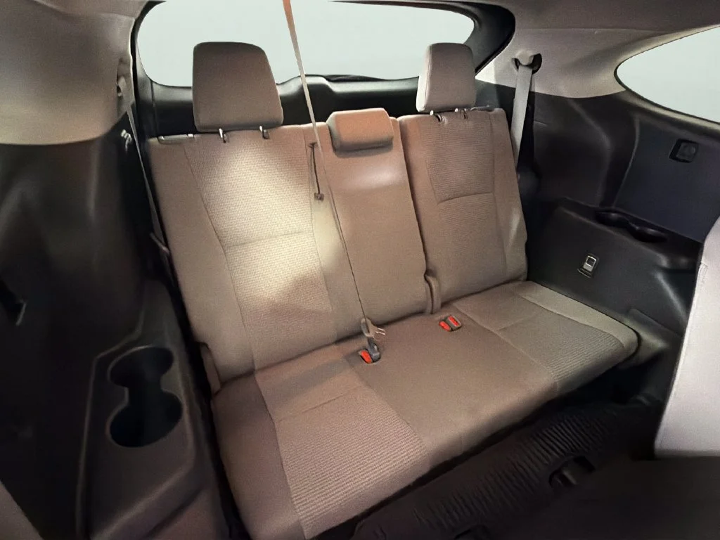 Used 2022 Silver Toyota L image 29
