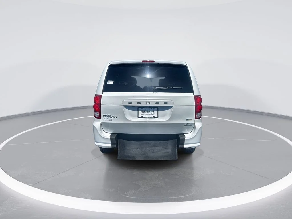 Used 2018 White Dodge SE image 7
