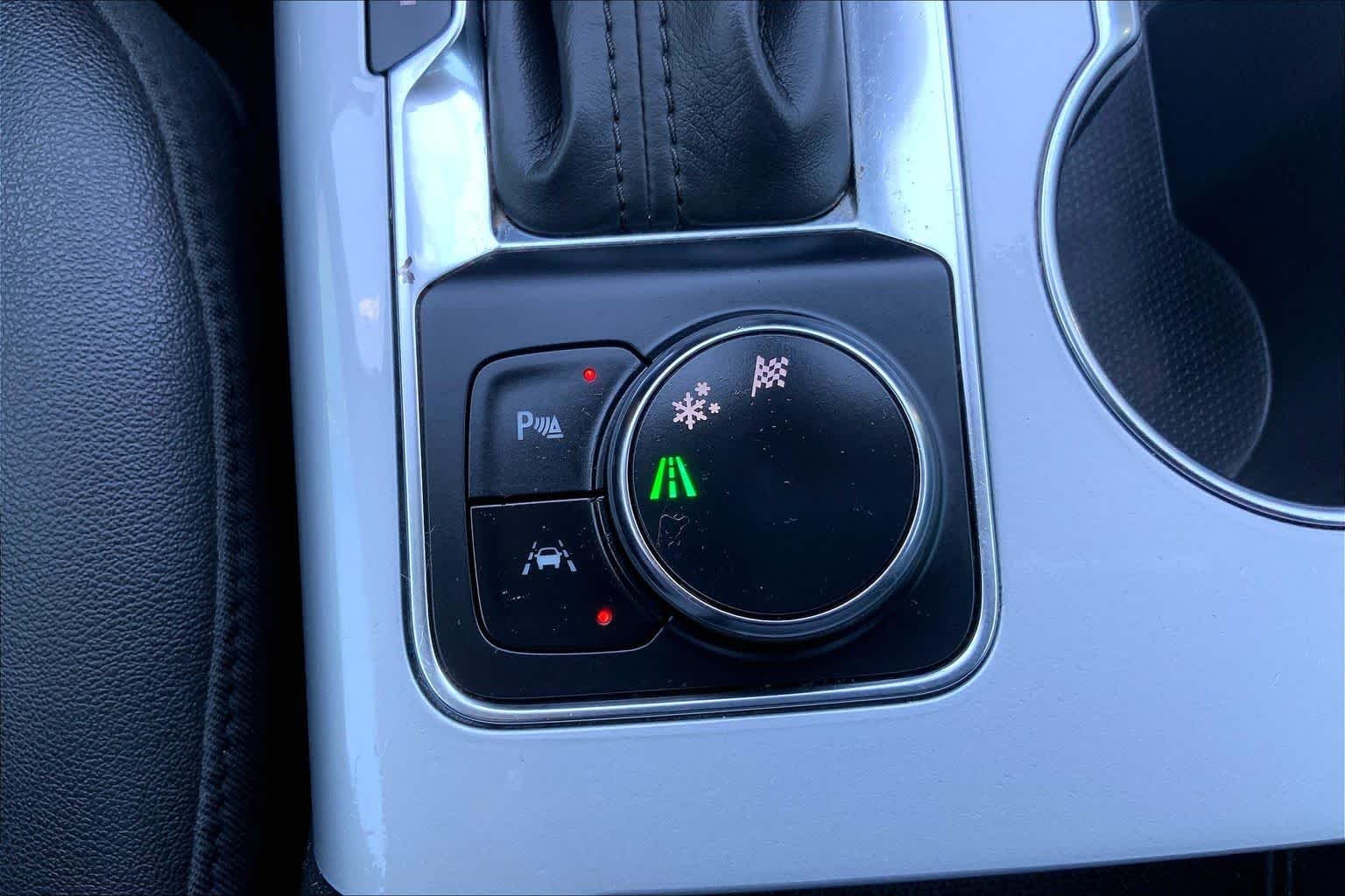 Used 2022 Summit White Chevrolet LT image 35