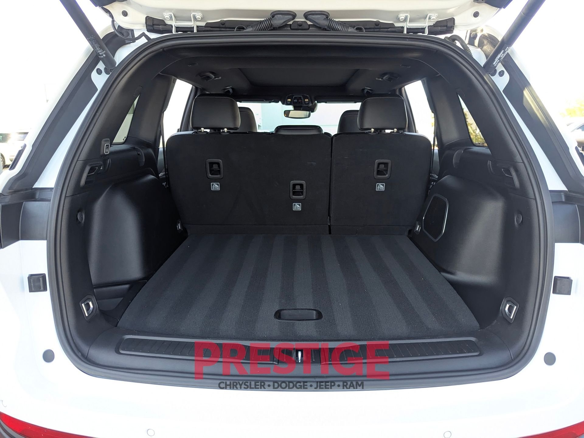 Used 2024 White Jeep Limited image 11