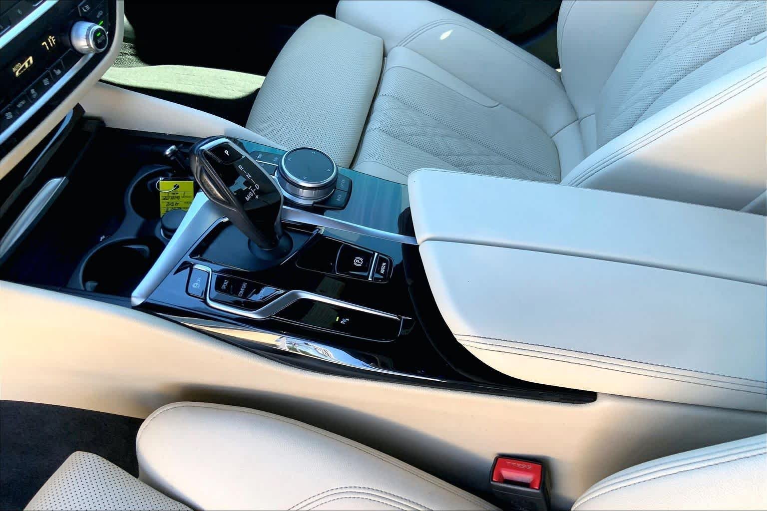 Used 2022 Mineral White Metallic BMW 540i image 17