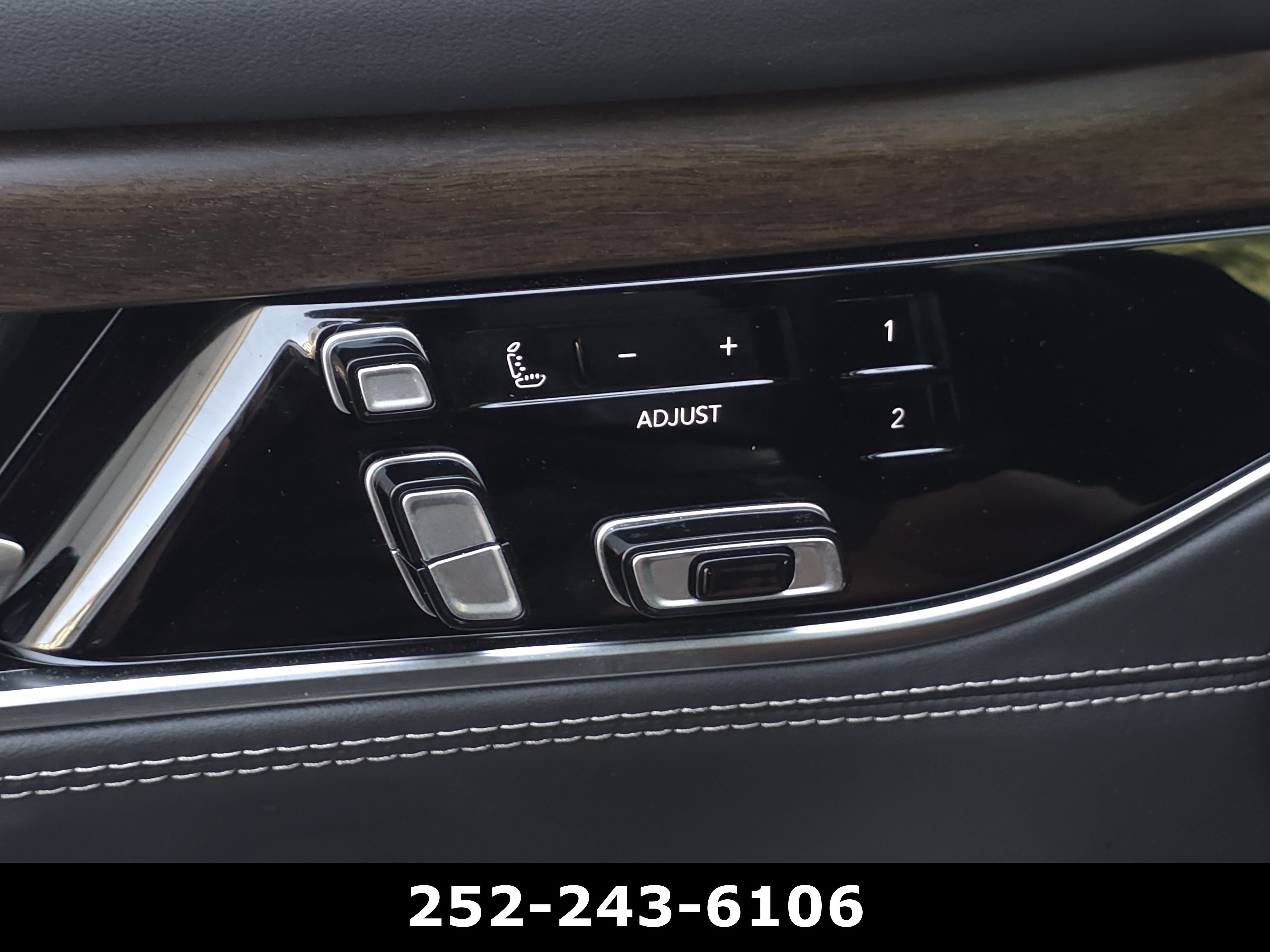 Used 2022 Diamond Black Crystal Pearlcoat Jeep Series II image 23