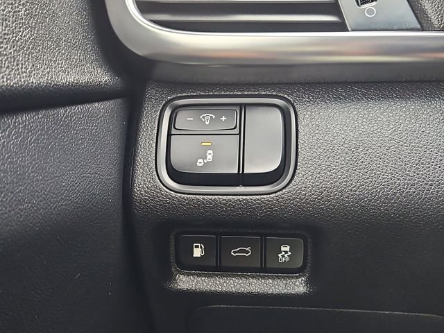 Used 2018 Horizon Blue Kia SX image 17