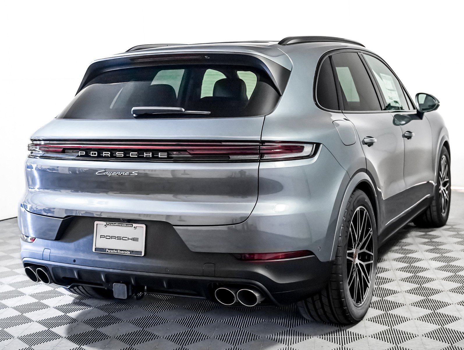 2026 Porsche Cayenne S - Photo 9