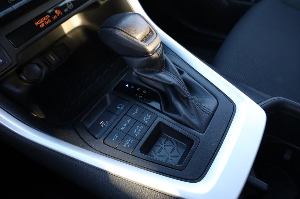 Certified Used 2022 White Toyota LE AWD (Natl) image 15