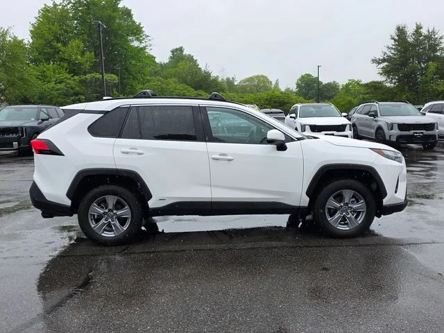 Used 2025 Ice Toyota XLE image 9