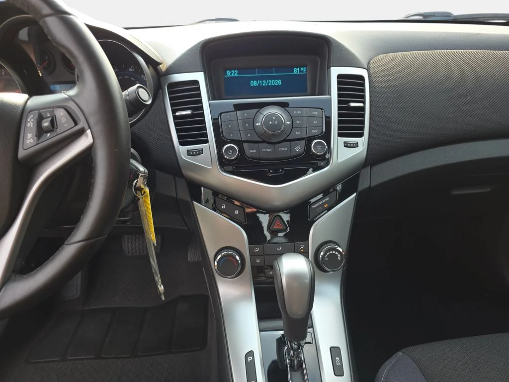 Used 2014 Summit White Chevrolet 1LT image 20
