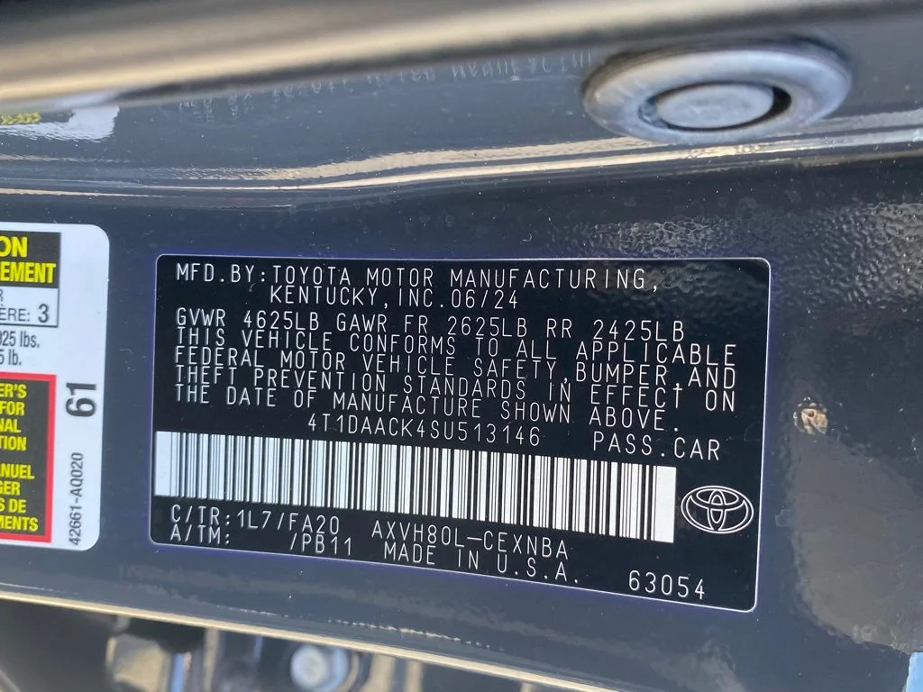 Used 2025  Toyota LE image 21