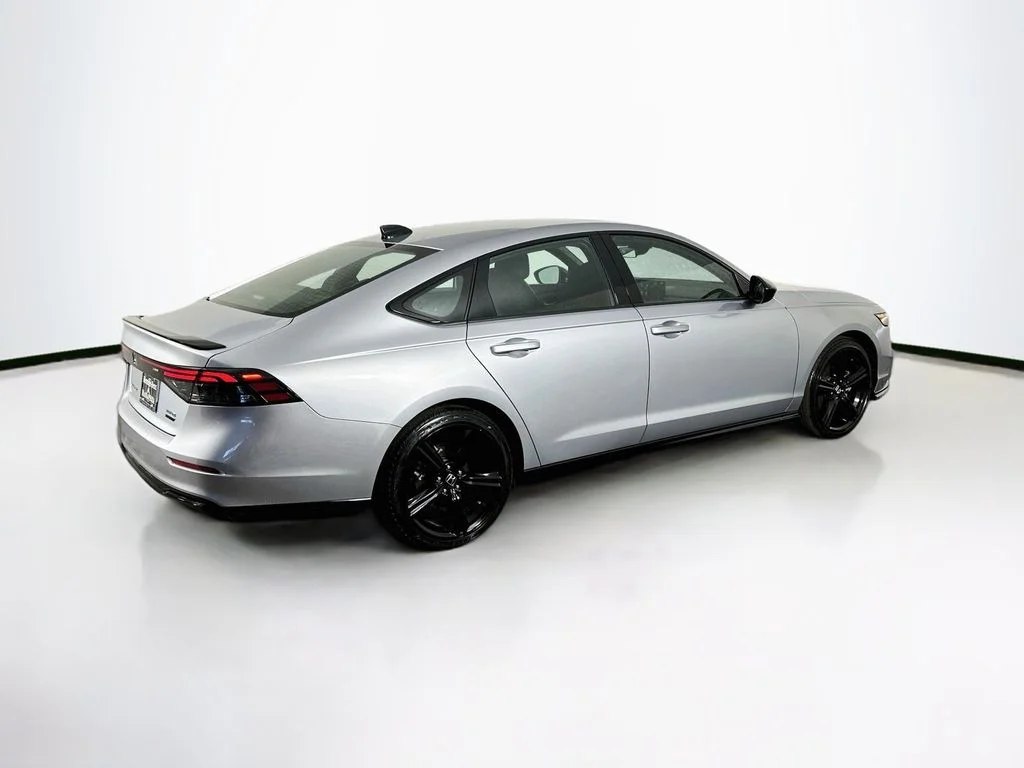 Used 2025  Honda Sport-L image 6
