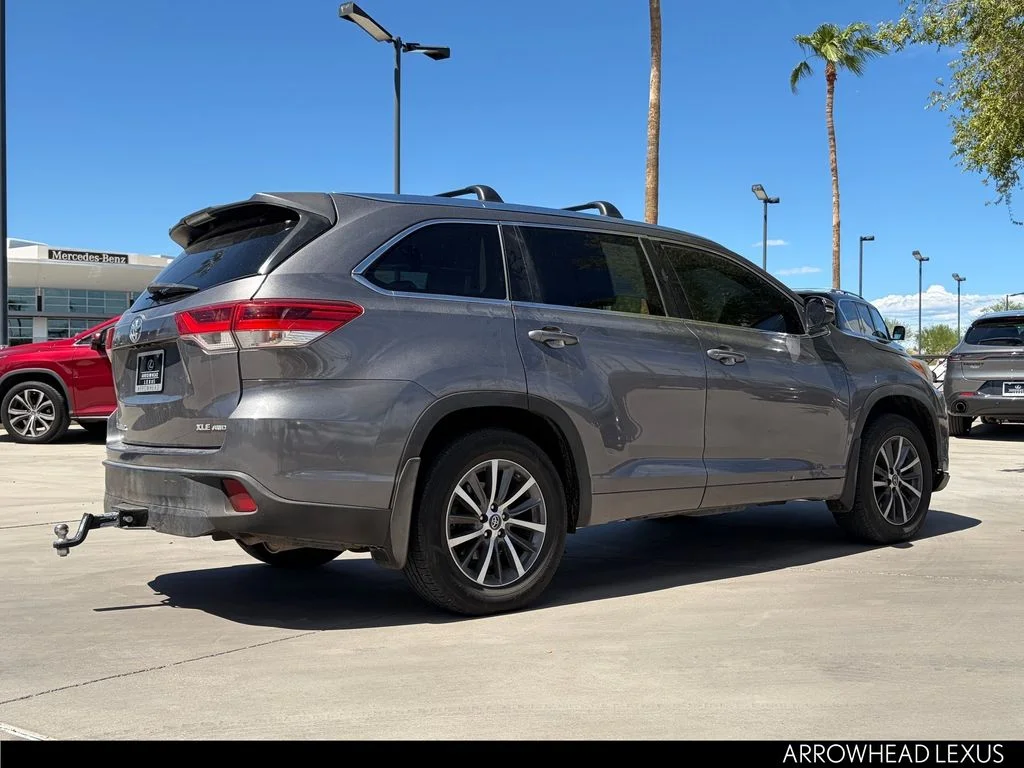 Used 2017 Gray Toyota XLE image 4