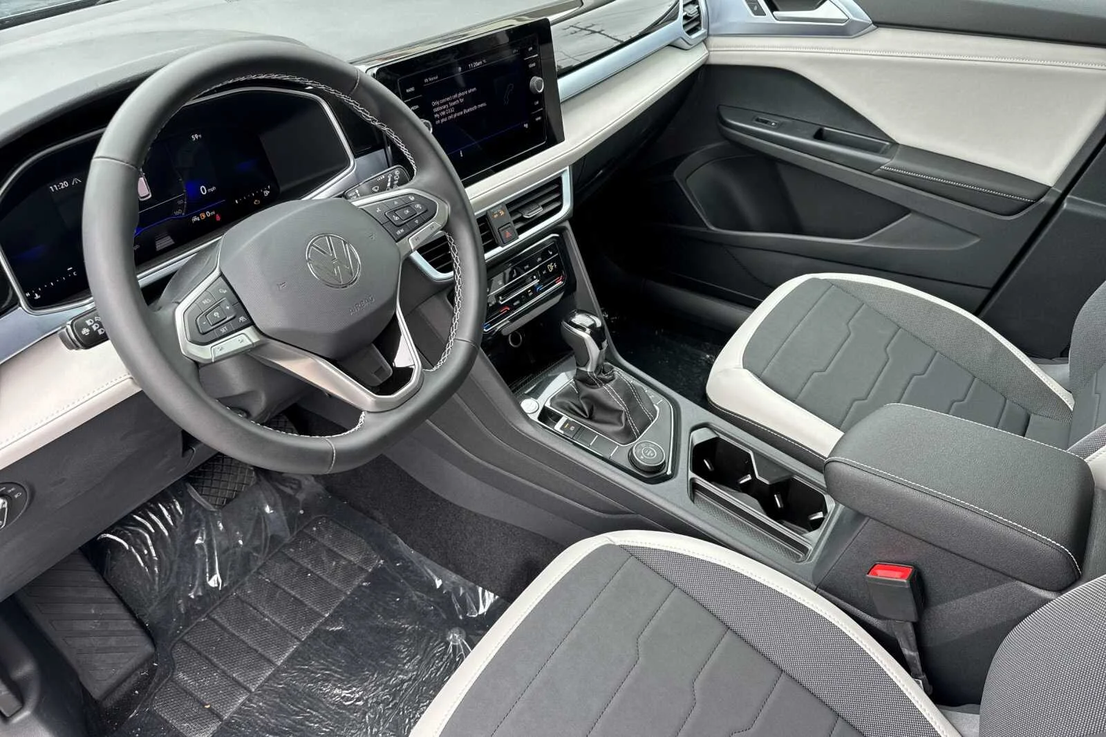 New 2026 Silver Volkswagen 1.5T SE image 10