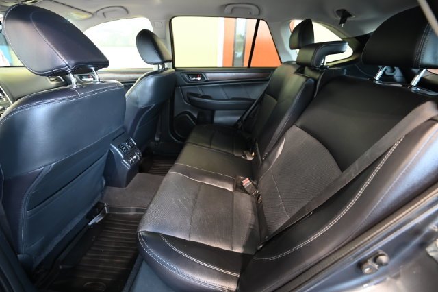 Used 2018 Gray Subaru 2.5i image 9