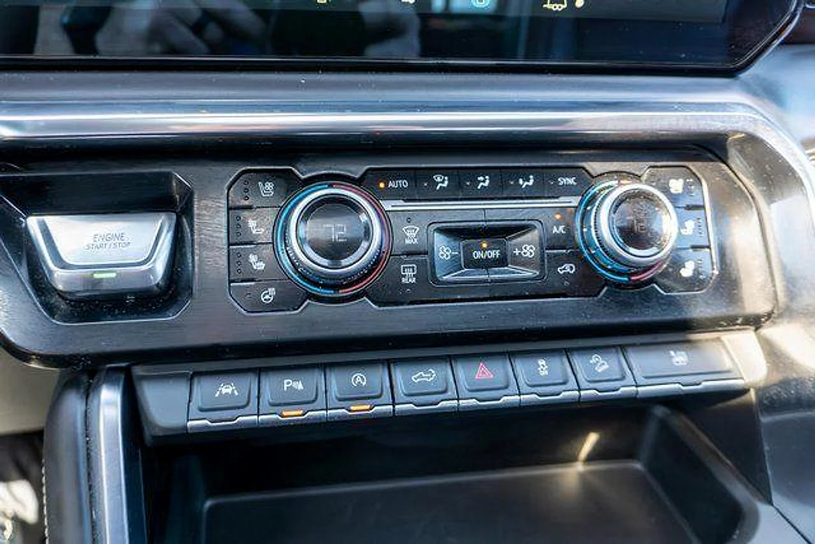 Used 2023  GMC Denali Ultimate image 33