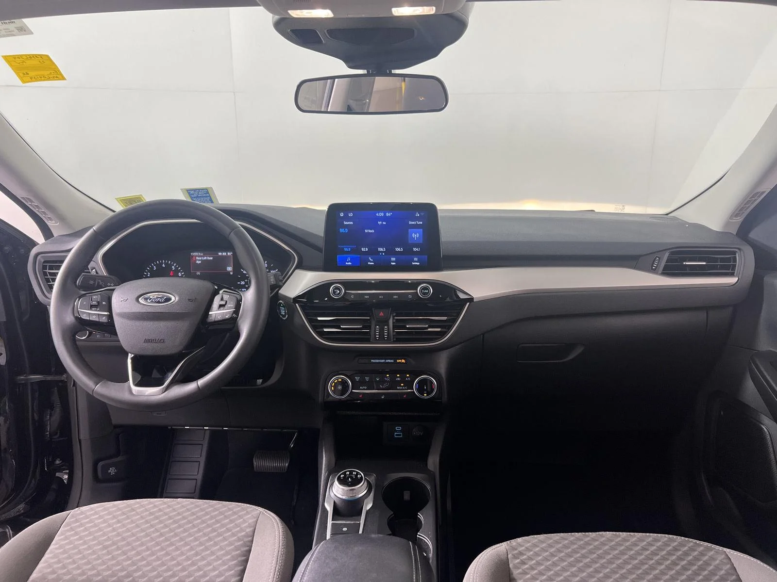 Used 2022 Agate Black Ford SE image 4