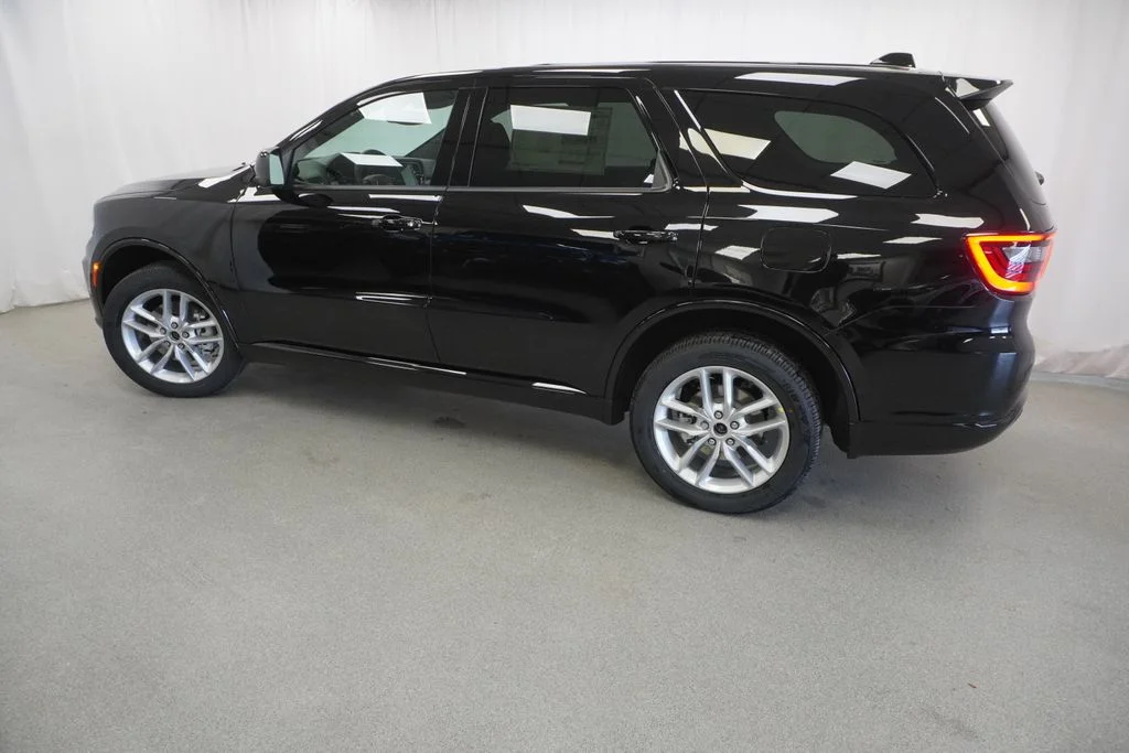 New 2026 Diamond Black Clear-Coat Exterior Paint Dodge GT image 14