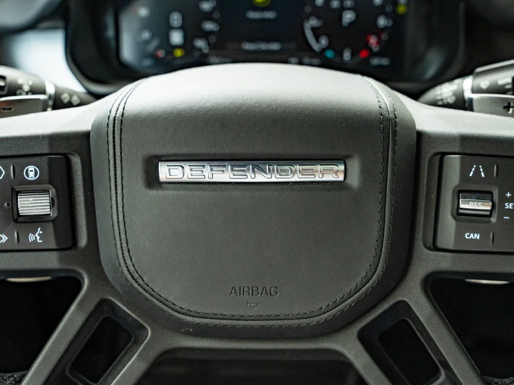 Used 2025 Black Land Rover V8 image 30