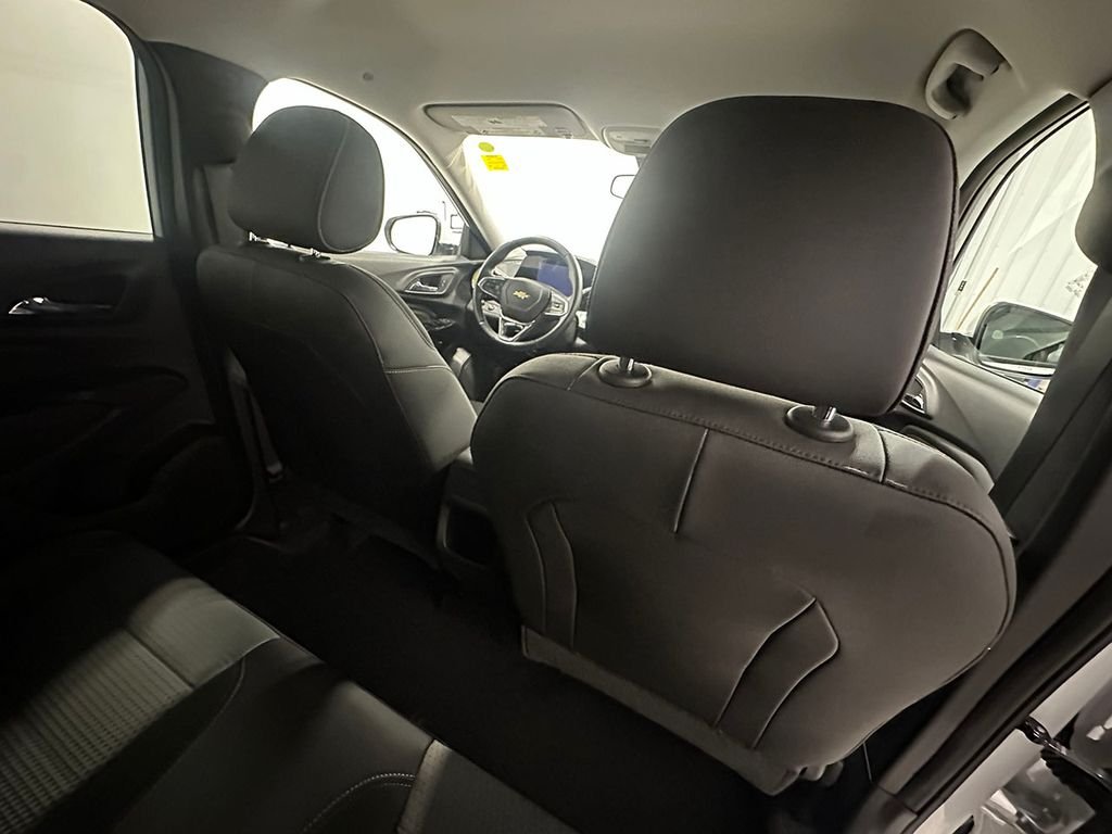 Used 2025 White Chevrolet LT image 24