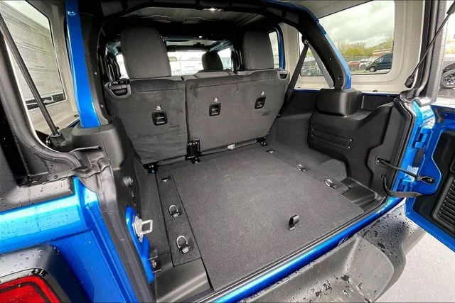 New 2026 Hydro Blue Pearl-Coat Exterior Paint Jeep Sport image 28