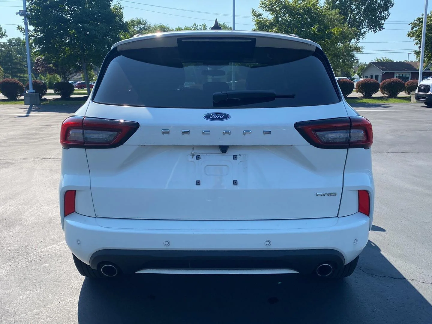 Used 2023 Star White Metallic Tri-Coat Ford ST-Line image 9