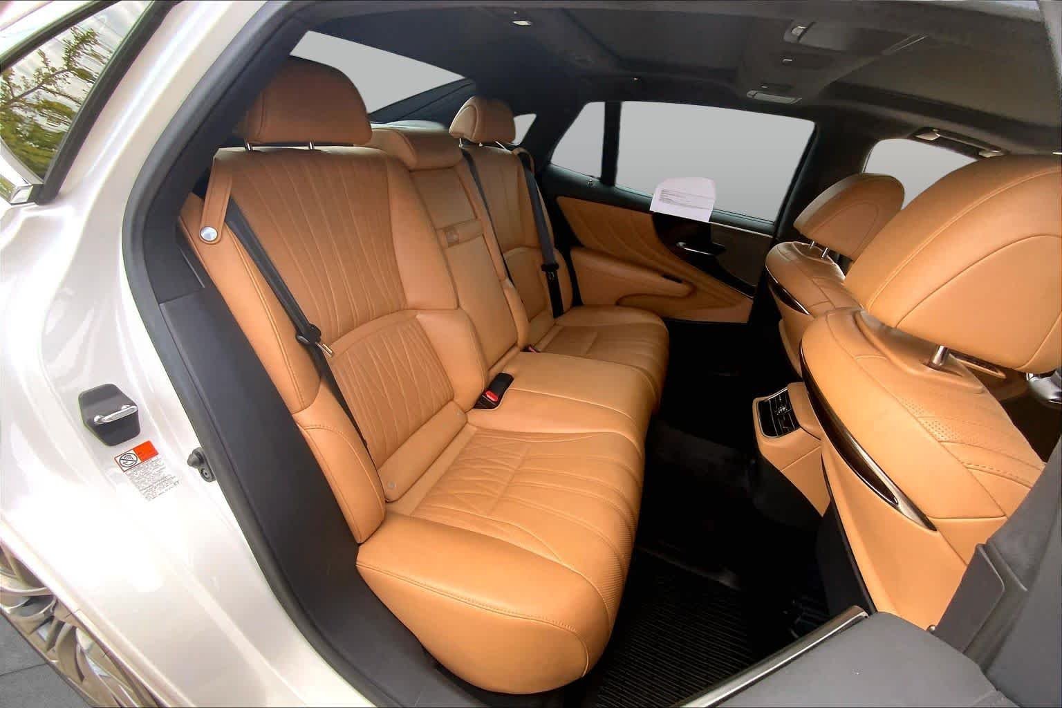 Used 2022 Eminent White Pearl Lexus  image 19