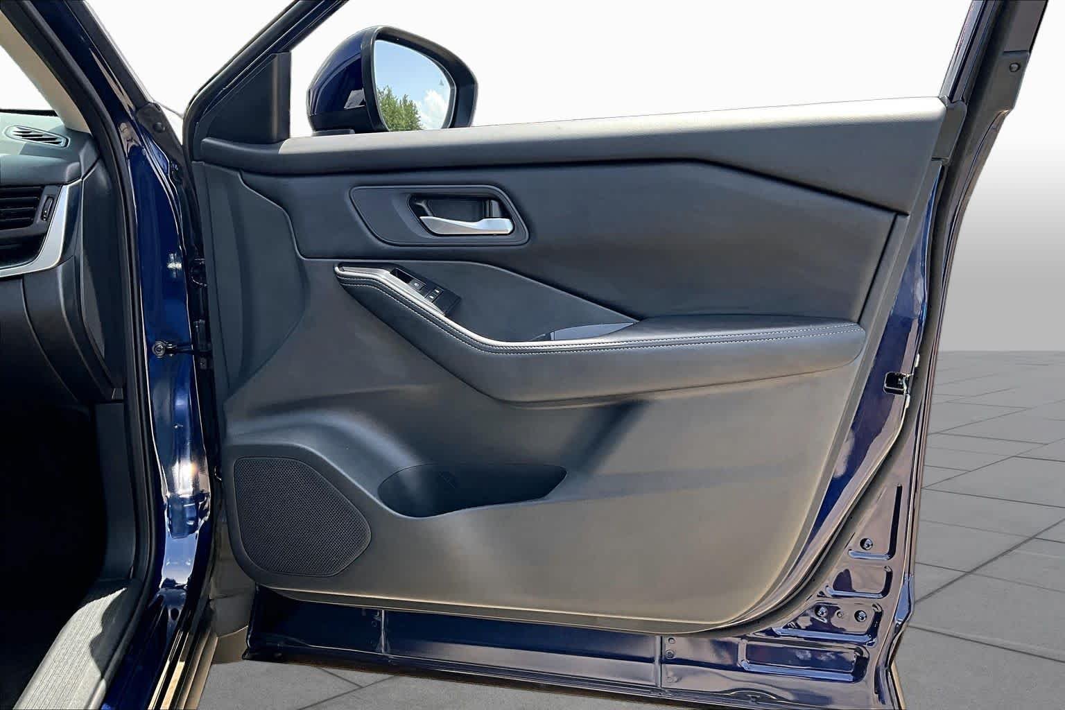 Used 2026 Deep Ocean Blue Pearl Nissan SV image 22