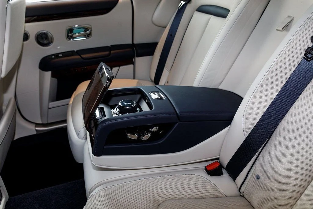Used 2021 Midnight Sapphire Rolls-Royce  image 38