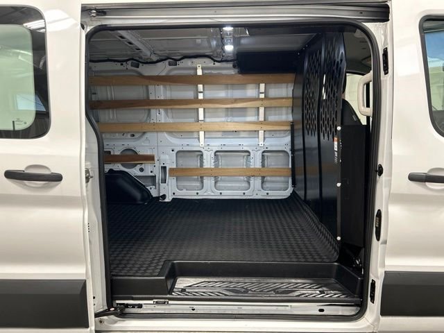 Used 2025 Oxford White Ford Base image 16