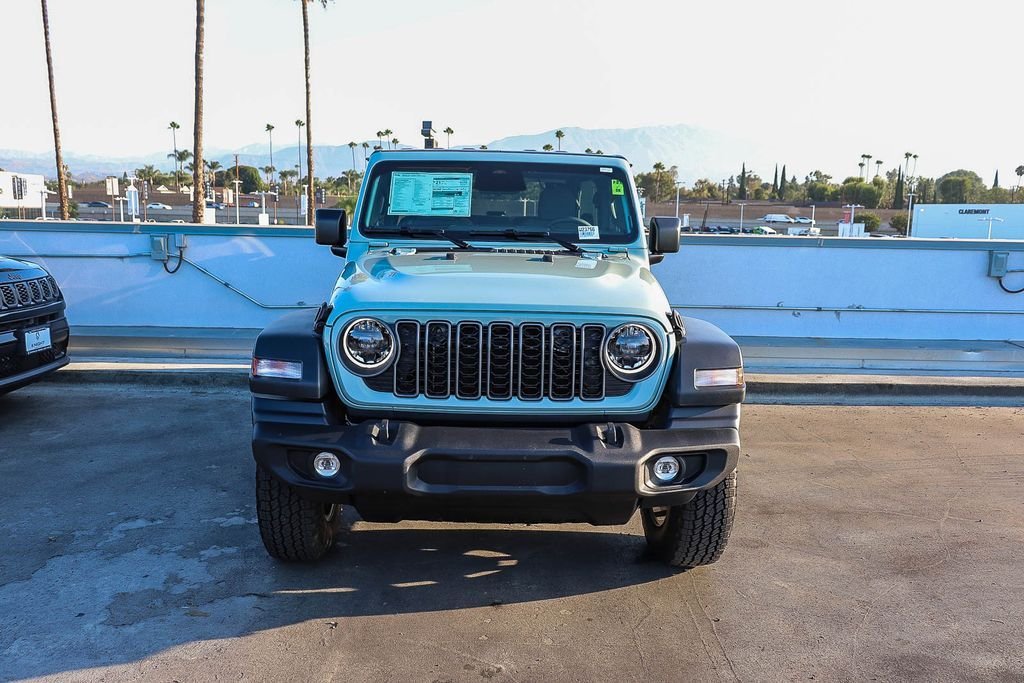 New 2026 Earl Clearcoat Jeep Sport S image 3