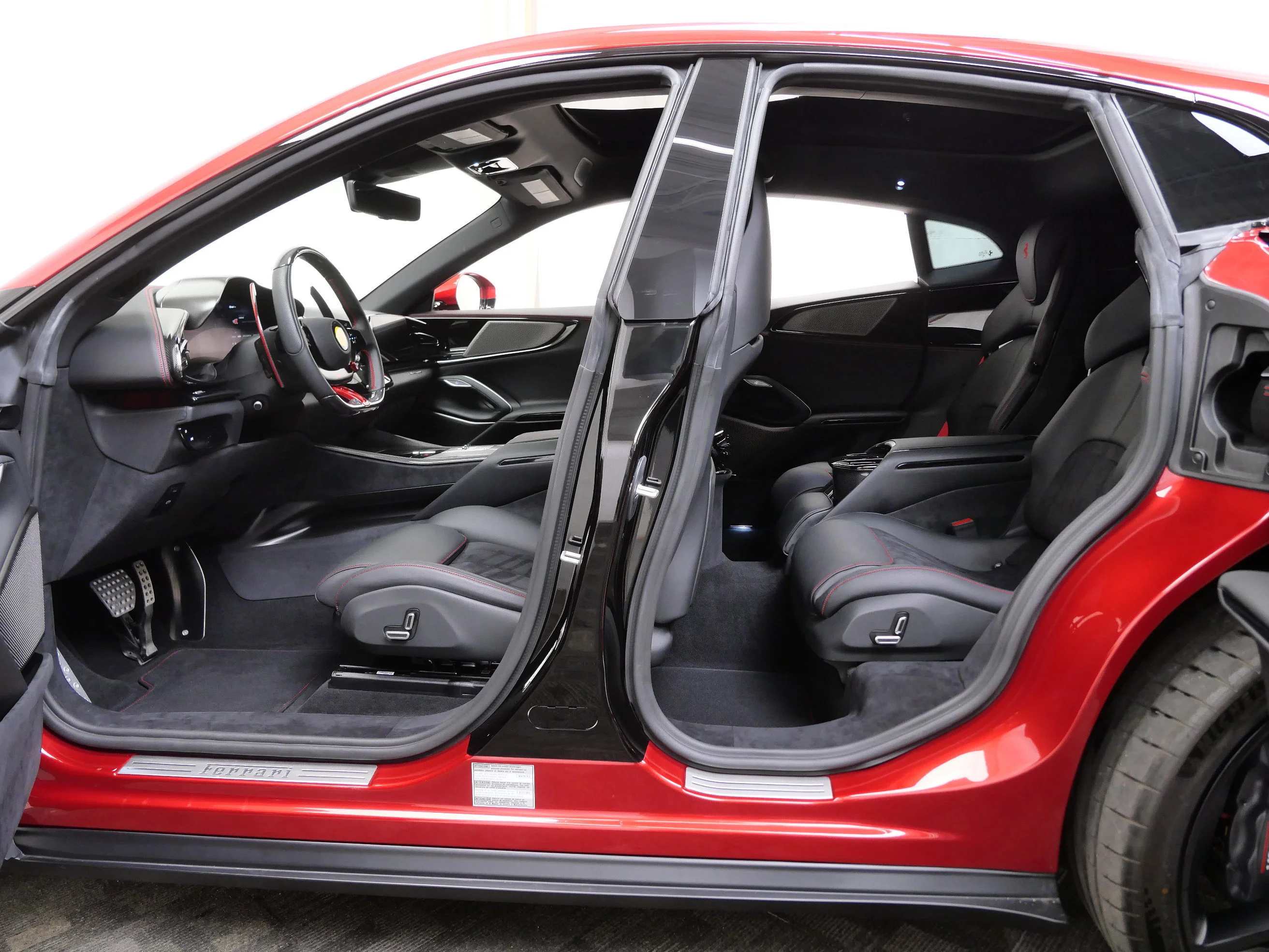 Used 2024 Rosso Portofino Ferrari  image 18