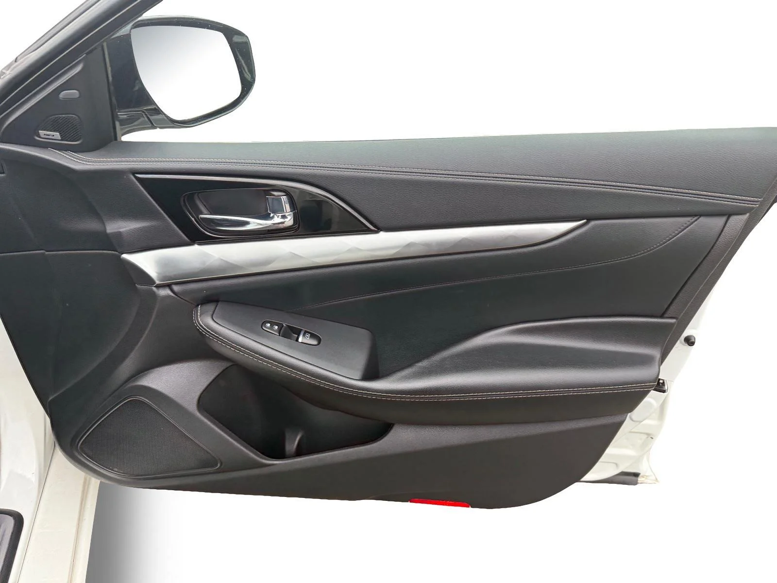 Used 2023  Nissan 3.5 SL image 25