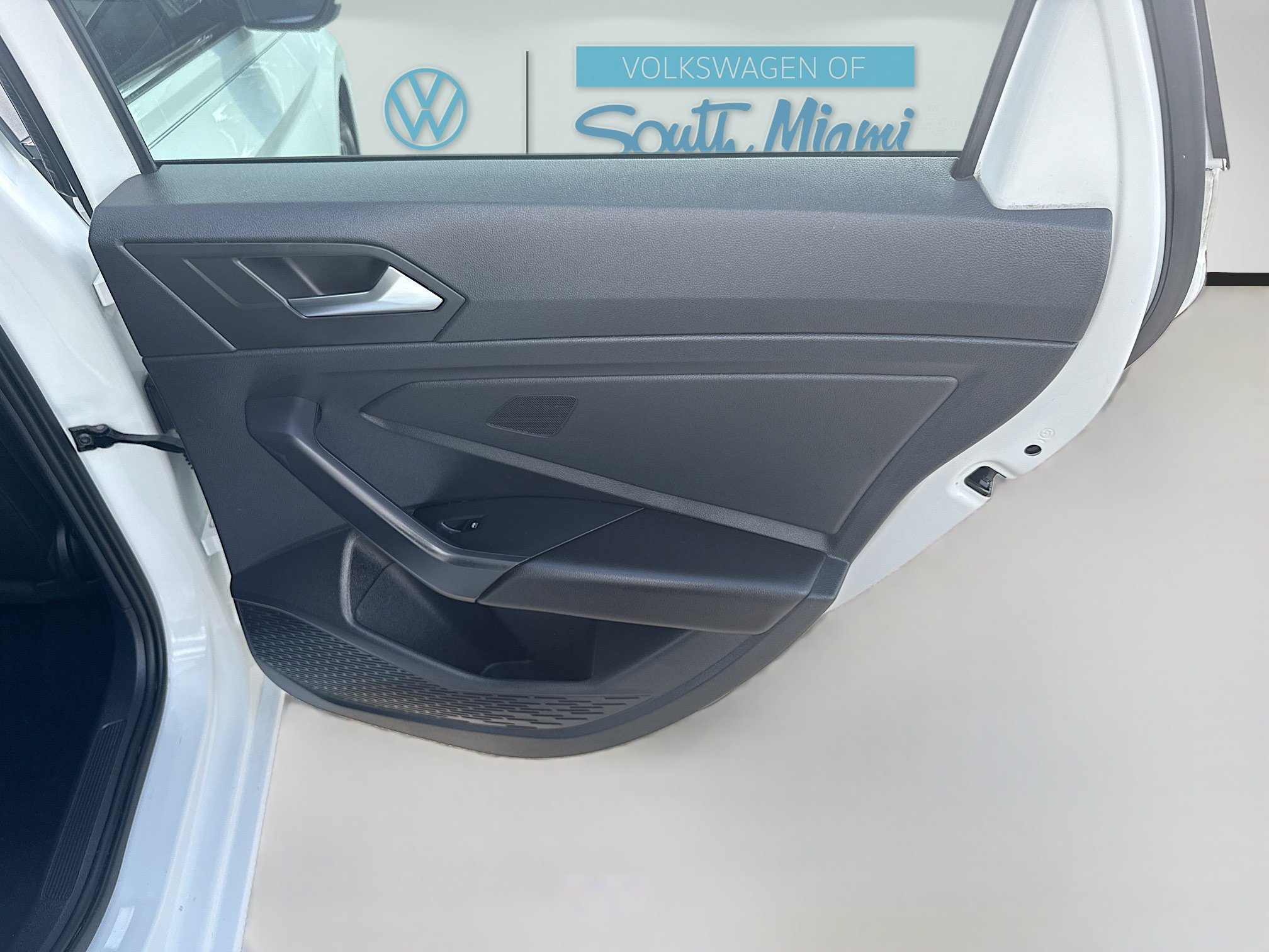 Used 2019 Pure White Volkswagen 1.4T SE image 29