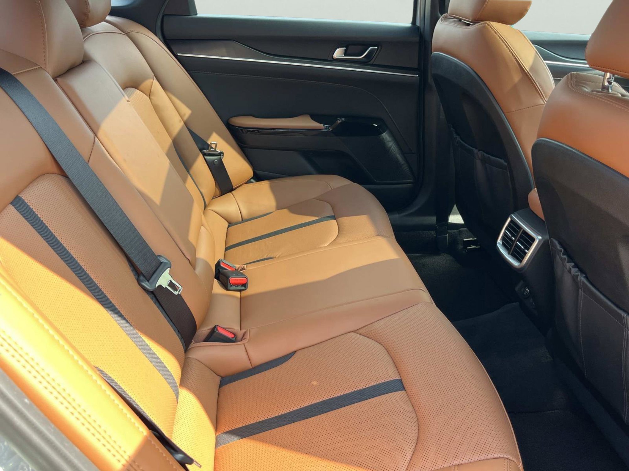 Used 2024 Wolf Gray Kia GT image 22