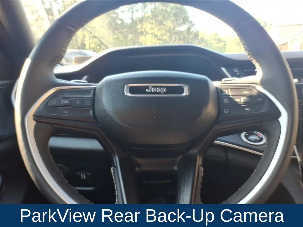 Used 2025 Silver Jeep Altitude image 11