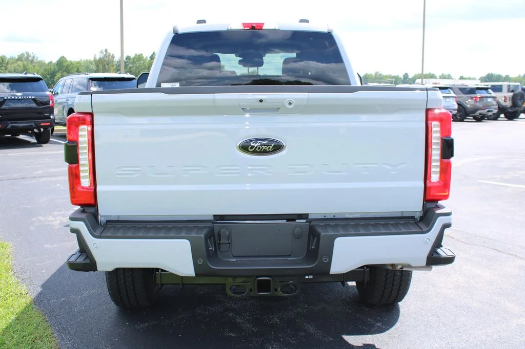 New 2026 Avalanche Ford F-350® XLT image 10