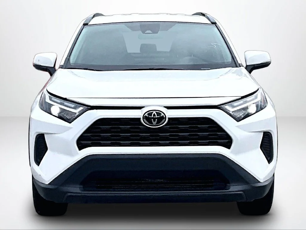 Used 2024 White Toyota XLE image 4