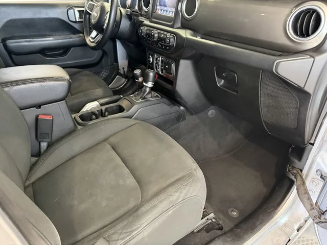 Used 2018 Silver Jeep Unlimited Sahara image 22