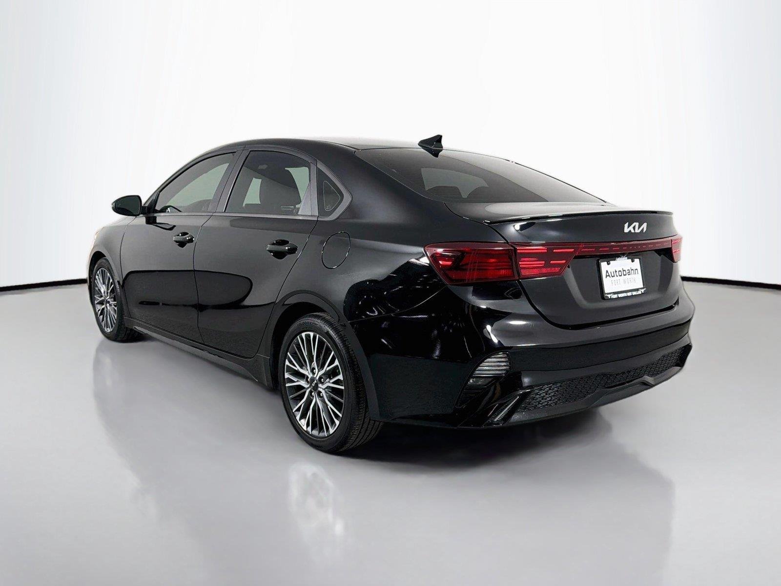 Used 2022 Aurora Black Kia GT-Line image 7