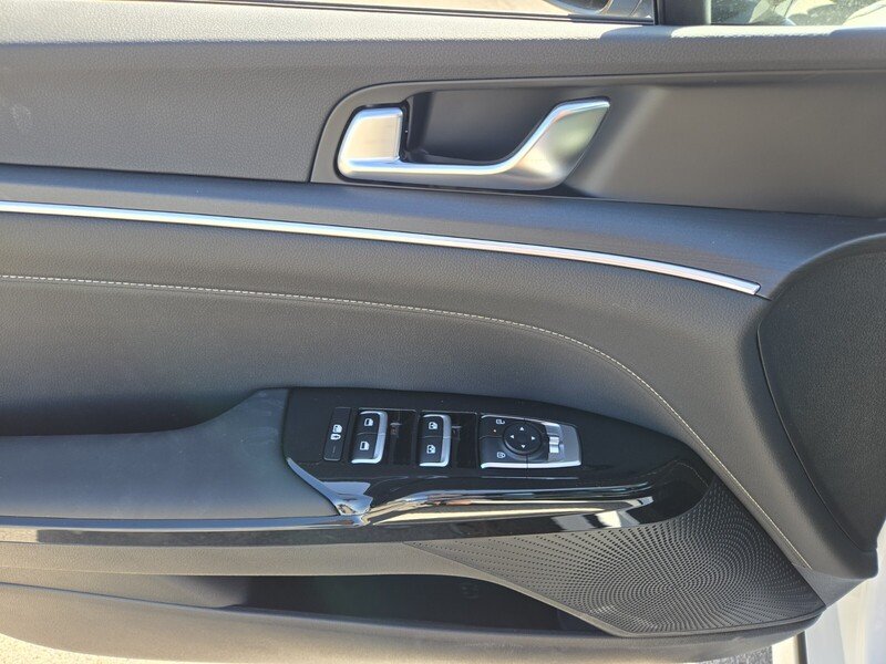 New 2026 Snow White Pearl Kia GT-Line FWD image 9