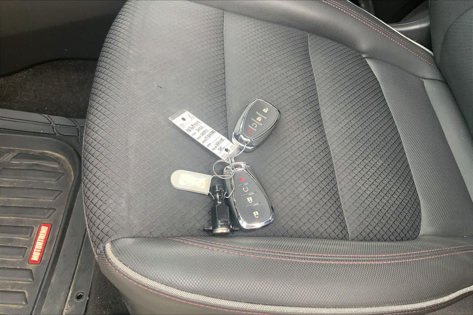 Used 2023 Summit White Chevrolet RS image 15