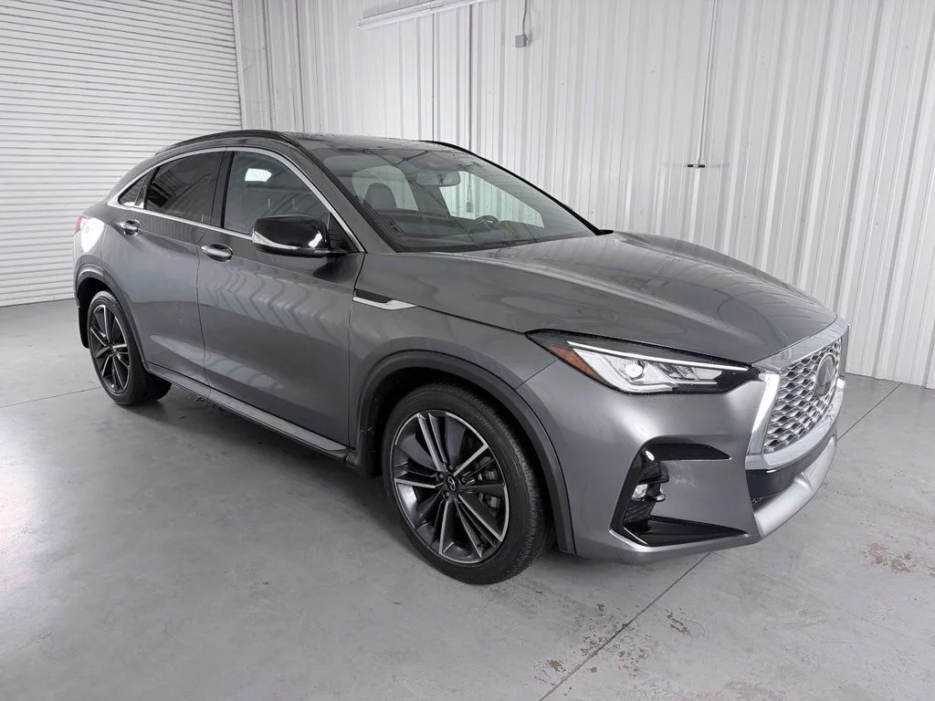 Used 2023 Gray INFINITI LUXE image 3