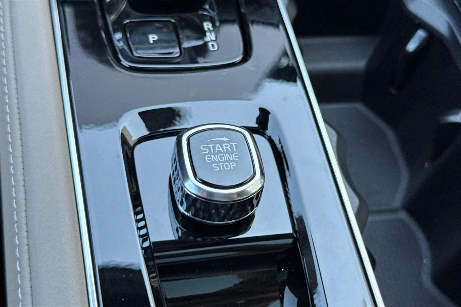 2026 Volvo XC90 Plus - Photo 25