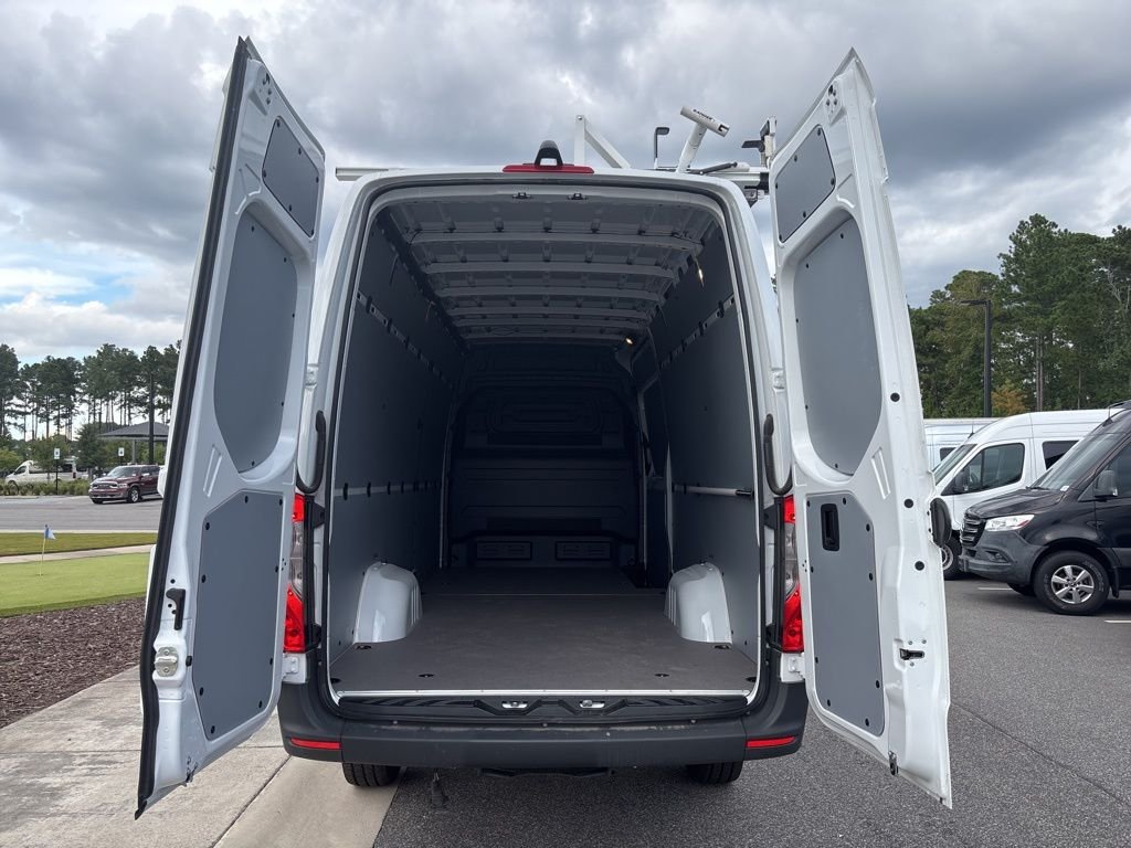 Used 2024 White Mercedes-Benz Cargo 170 WB image 13
