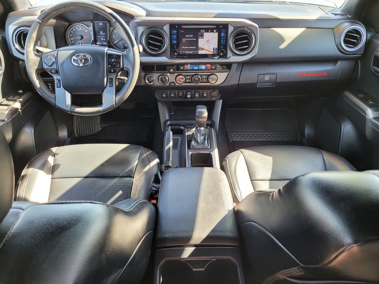 Used 2018  Toyota  image 14