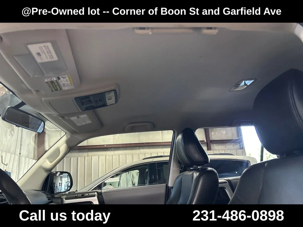 Used 2011  Toyota Trail image 12