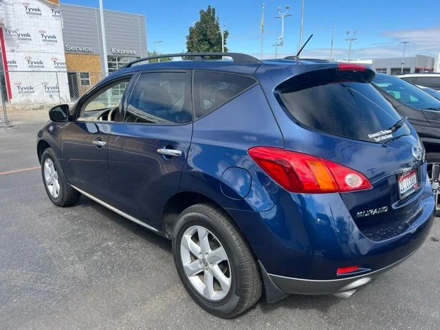 Used 2010  Nissan SL image 10